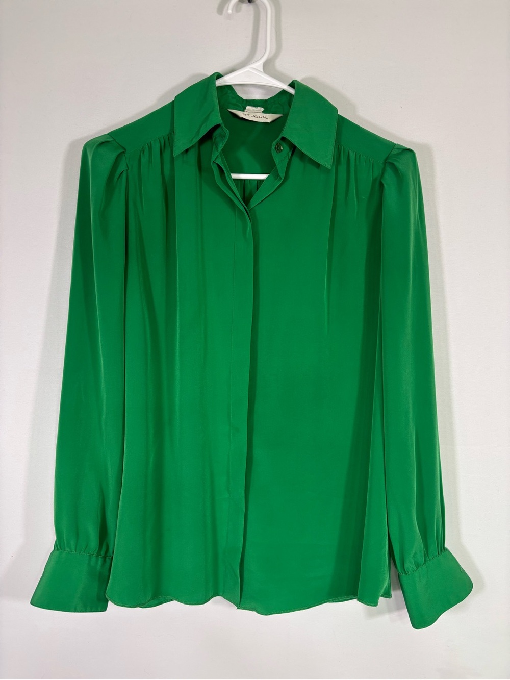 St. John Emerald Green Silk Look Hidden Button Blouse Puff Sleeve Size 4